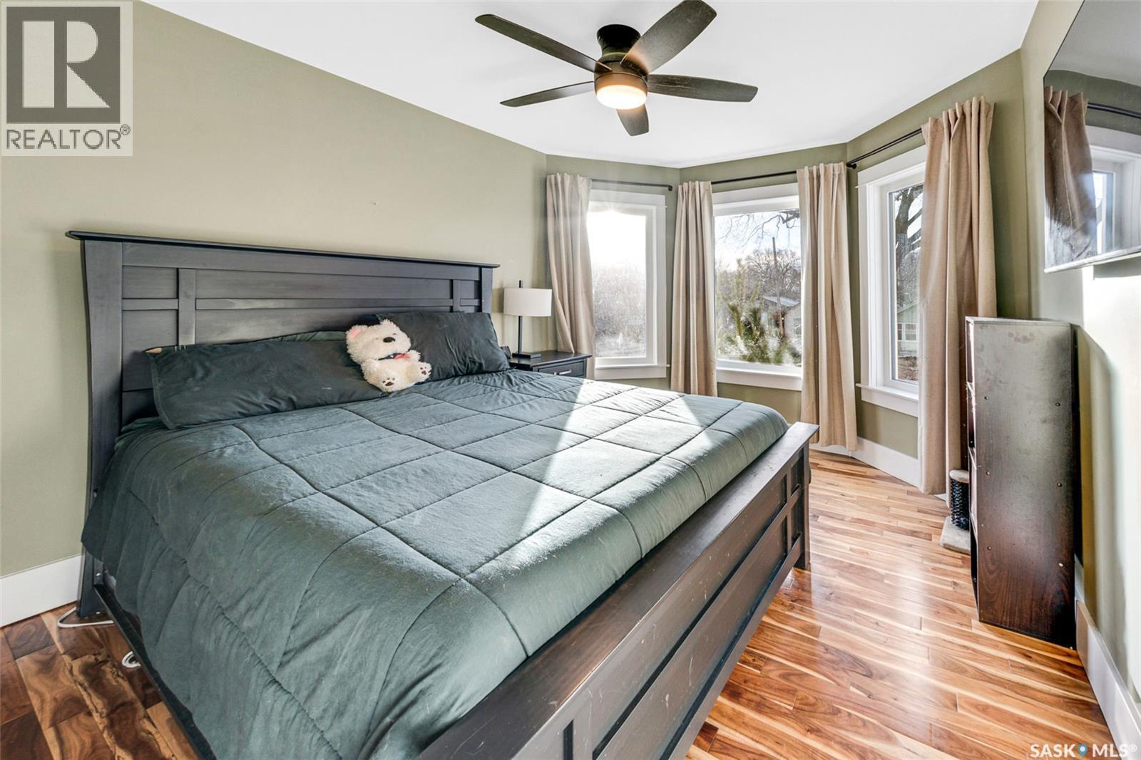 527 7Th Street E, Saskatoon, SK - Indoor Photo Showing Bedroom