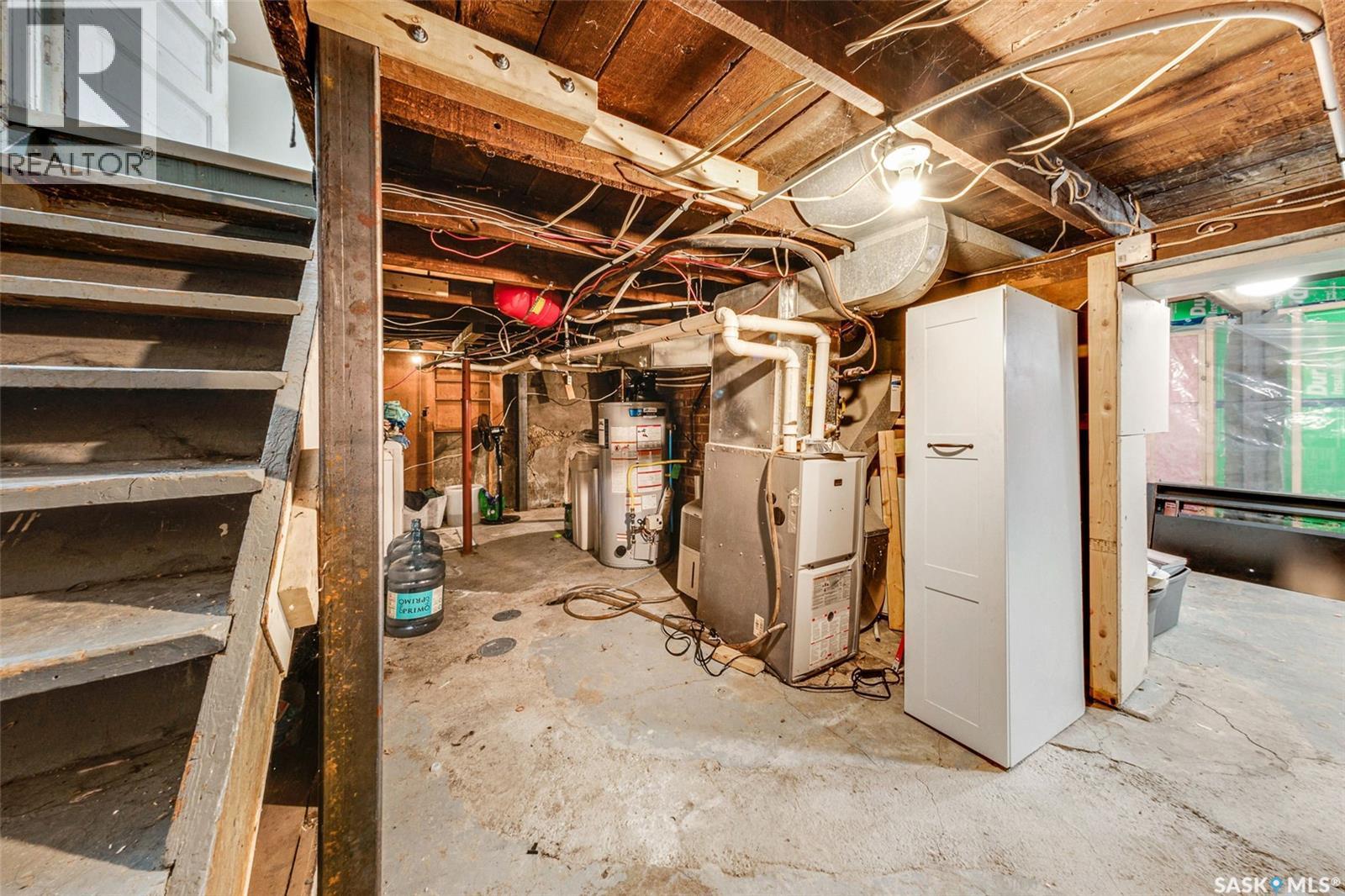 527 7Th Street E, Saskatoon, SK - Indoor Photo Showing Basement