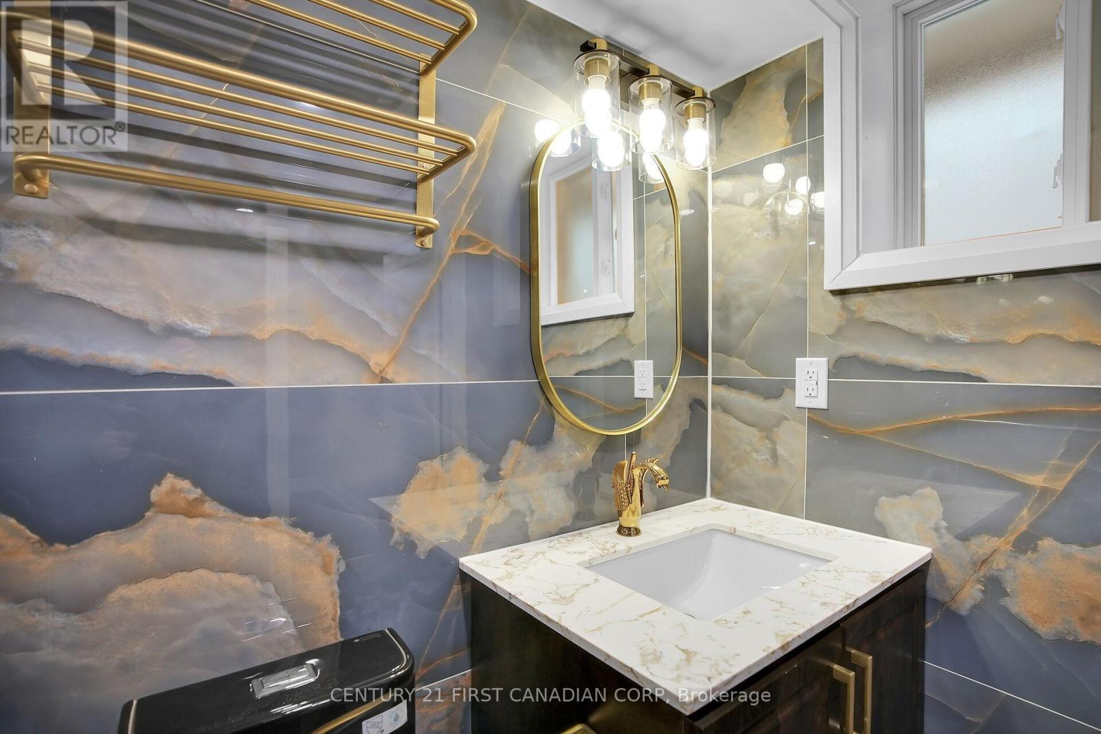 Lower - Ensuite 3 pc bathroom - 1046 Jalna Boulevard, London South (South X), ON - Indoor Photo Showing Bathroom