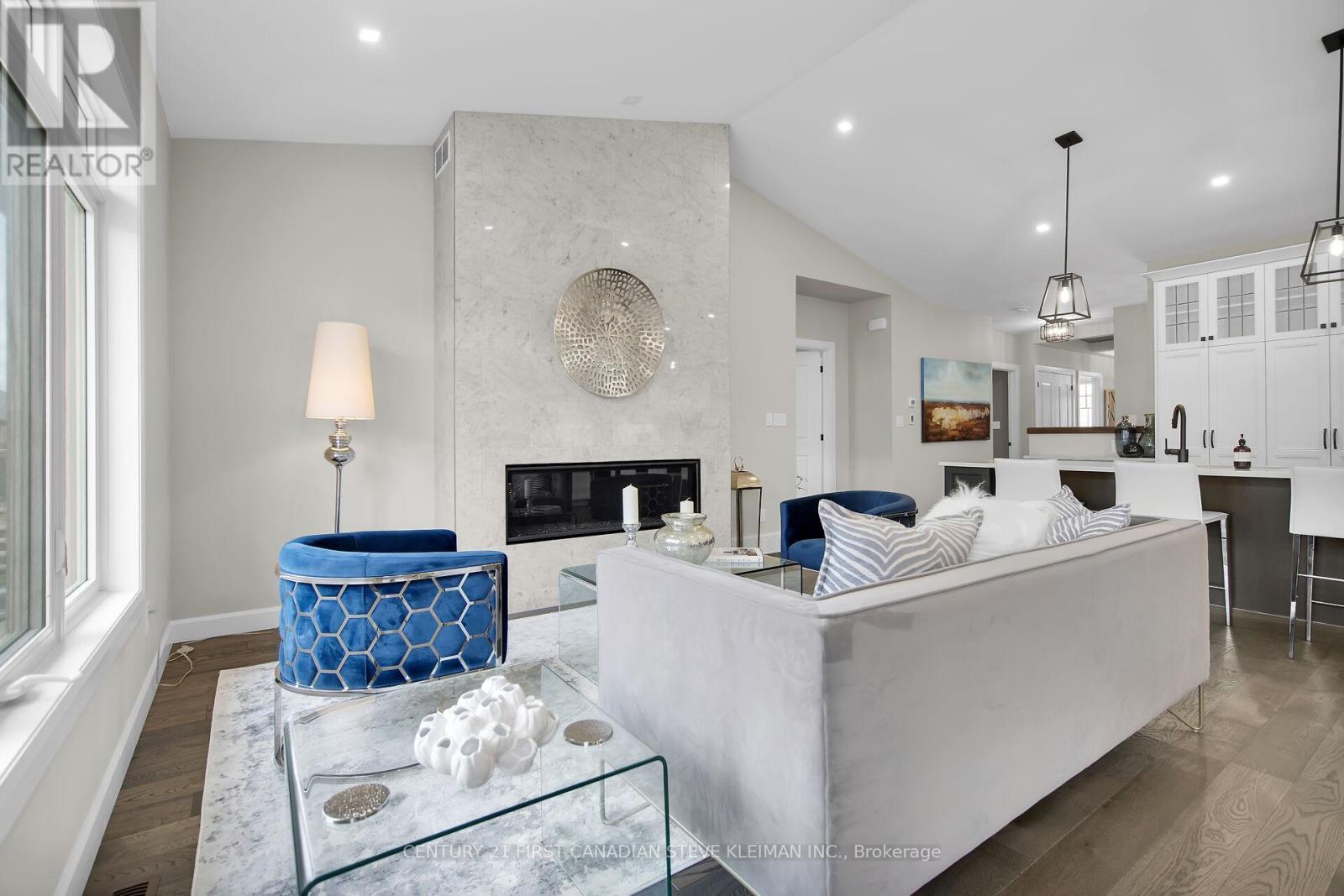 2662 Buroak Drive, London North (North S), ON - Indoor Photo Showing Living Room