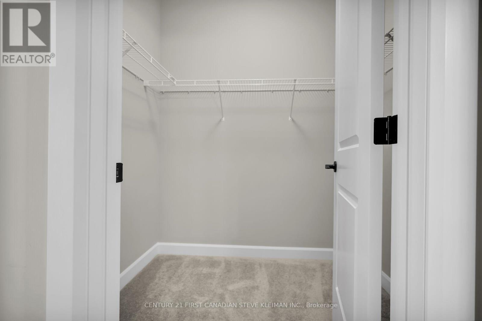 2662 Buroak Drive, London North (North S), ON - Indoor With Storage