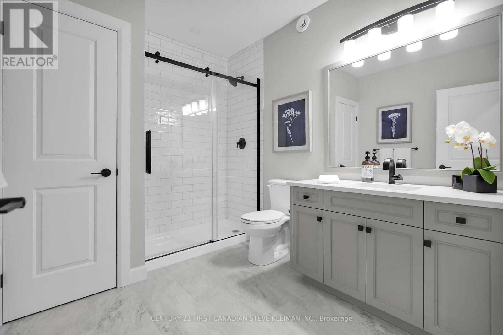 2662 Buroak Drive, London North (North S), ON - Indoor Photo Showing Bathroom