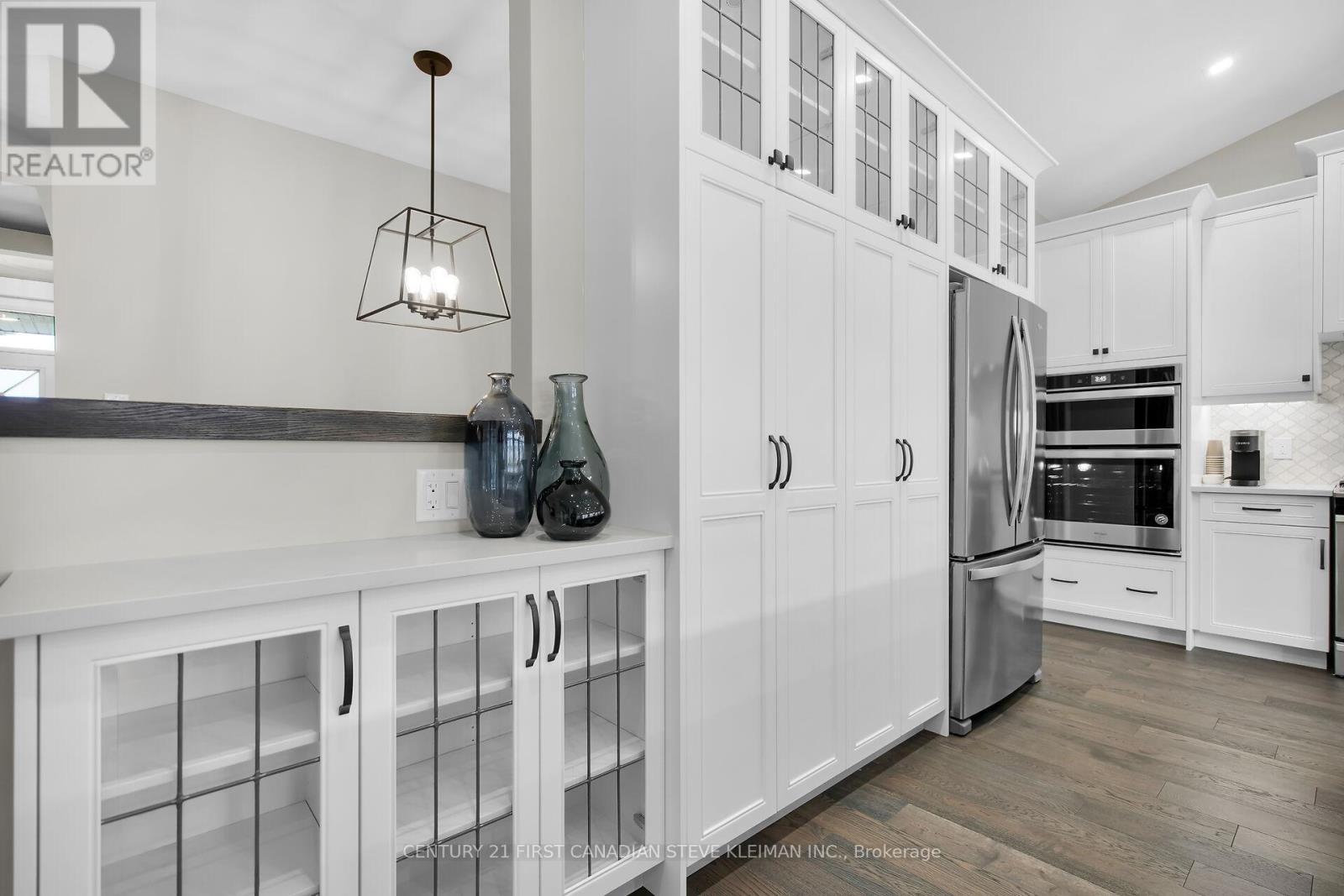 2662 Buroak Drive, London North (North S), ON - Indoor Photo Showing Kitchen