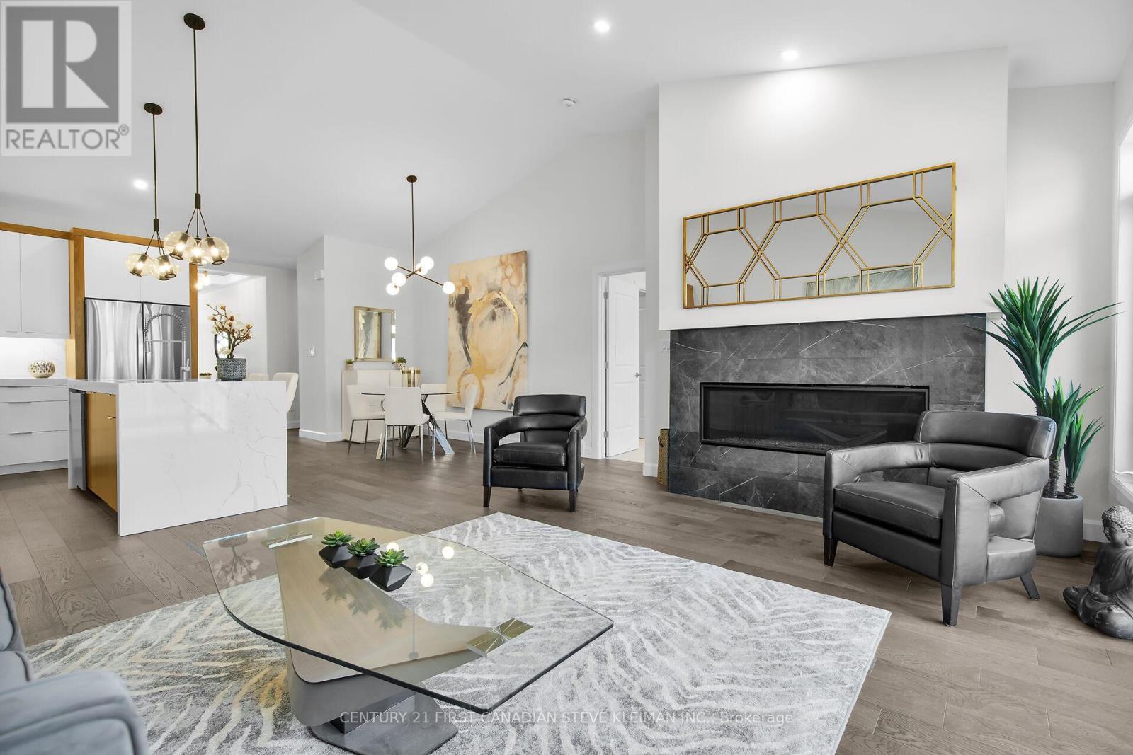 2668 Buroak Drive, London North (North S), ON - Indoor Photo Showing Living Room With Fireplace
