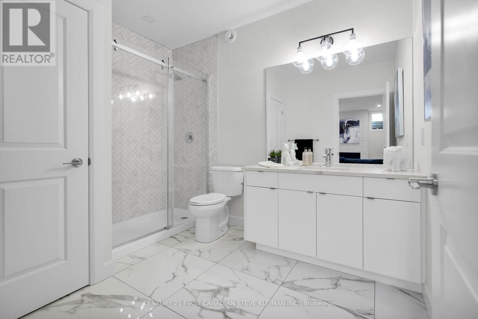 2668 Buroak Drive, London North (North S), ON - Indoor Photo Showing Bathroom