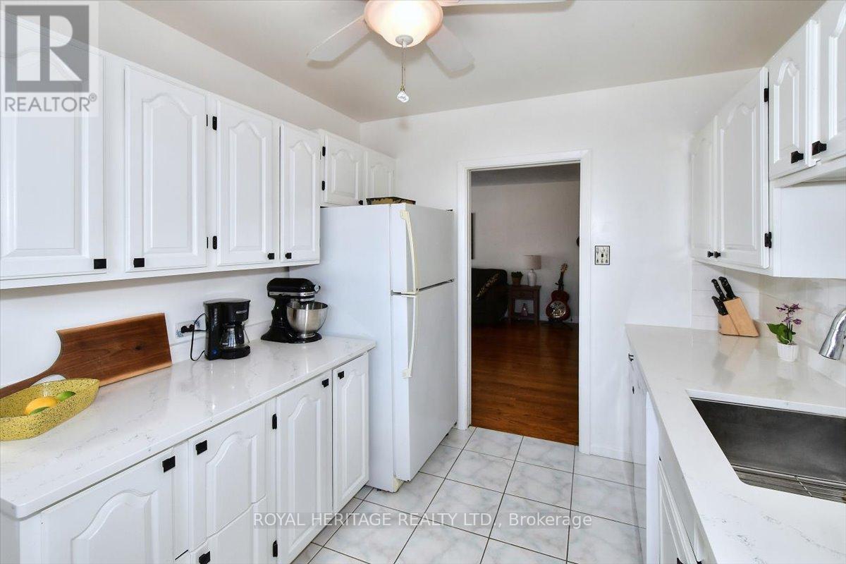 273 Maxwell Avenue W, Peterborough (Ashburnham Ward 4), ON - Indoor Photo Showing Kitchen