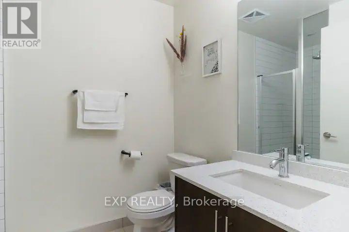 833 - 460 Adelaide Street E, Toronto, ON - Indoor Photo Showing Bathroom