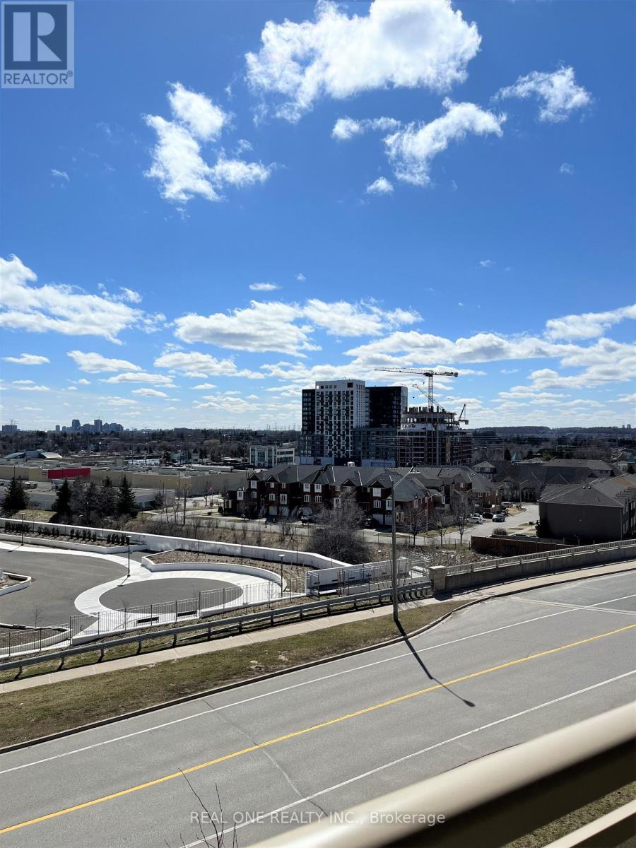 705 - 75 King William Crescent, Richmond Hill, ON - Outdoor With View