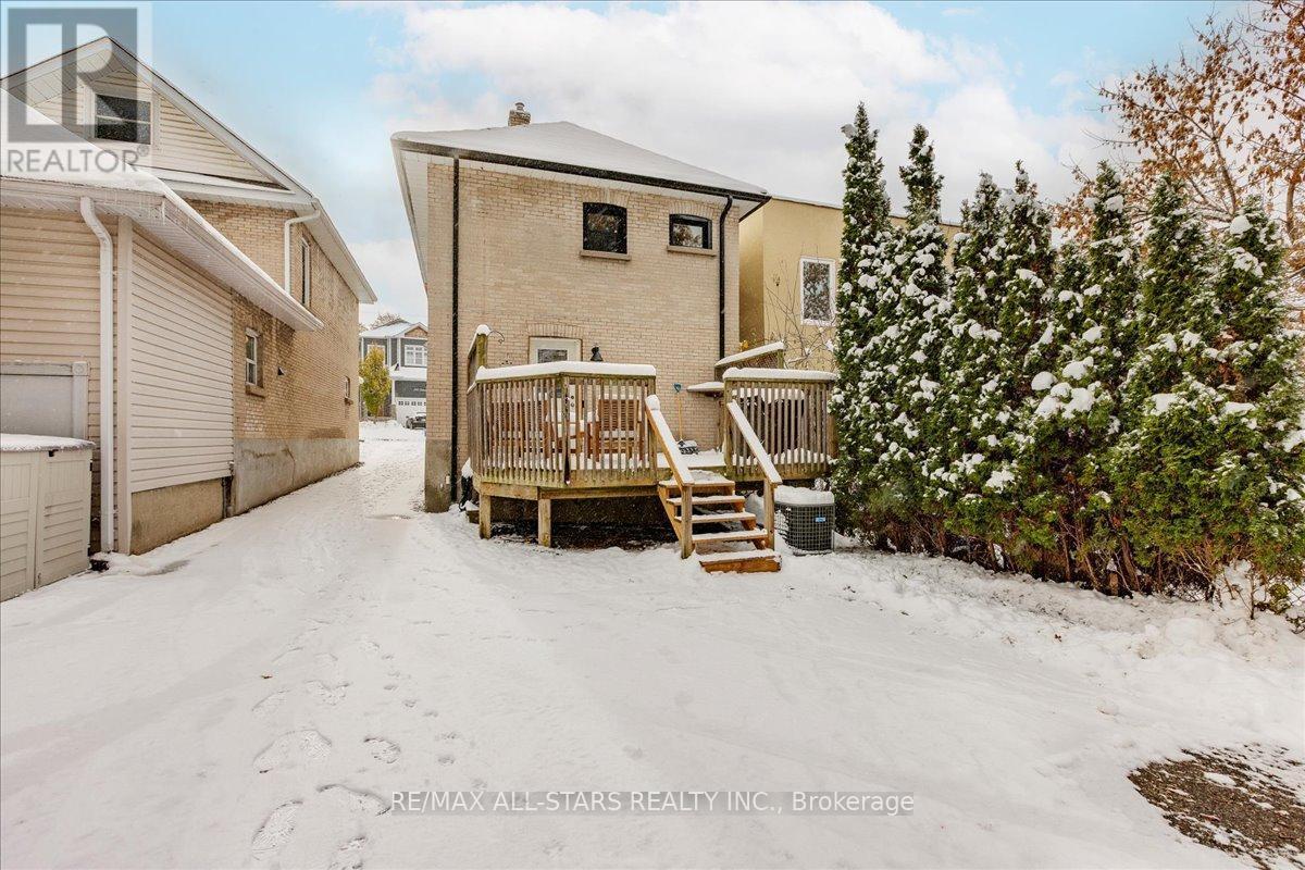 Lower Unit - 387 Ontario Street, Newmarket, ON - Outdoor