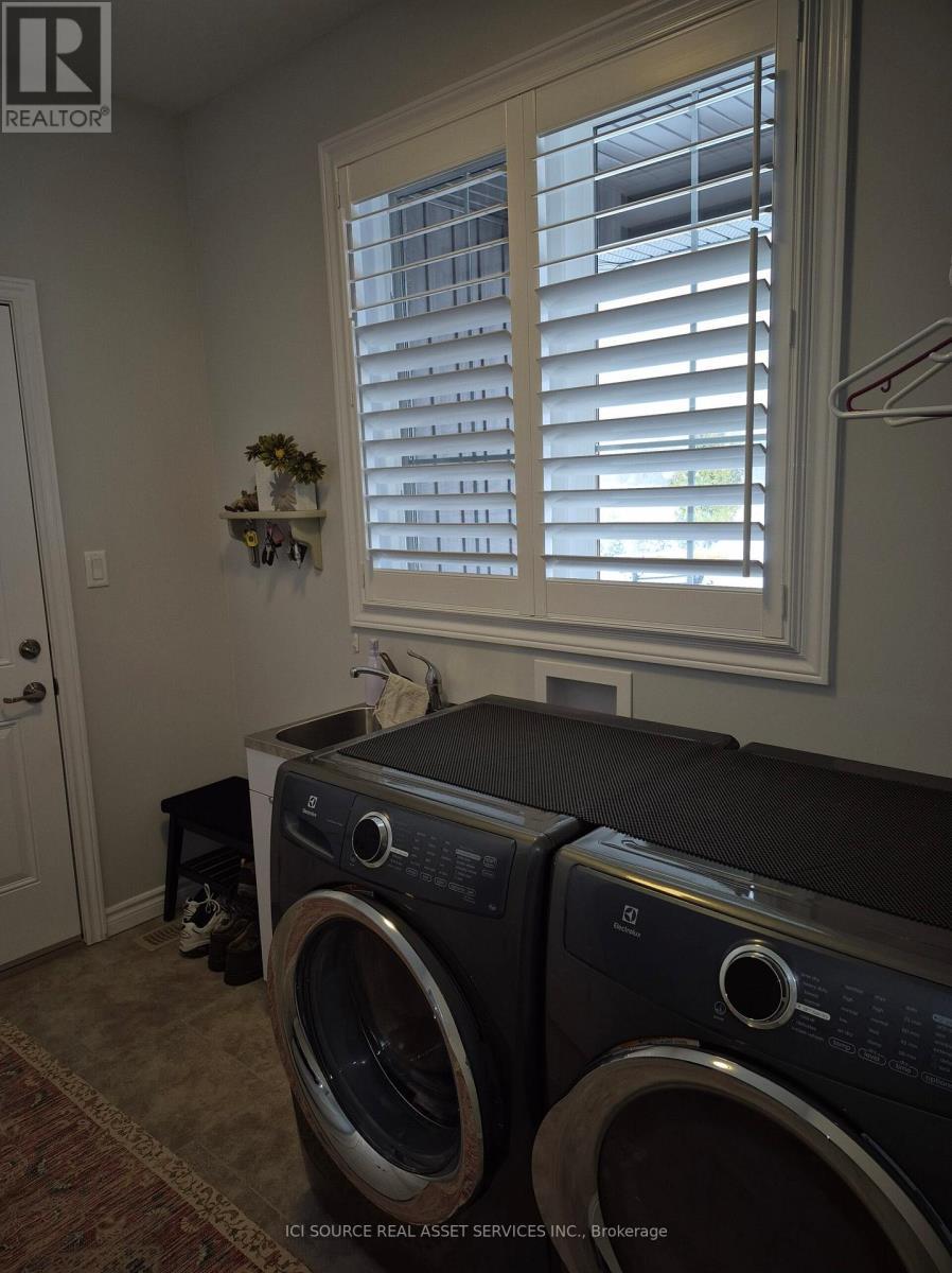 6 Macneil Court, Brantford, ON - Indoor Photo Showing Laundry Room