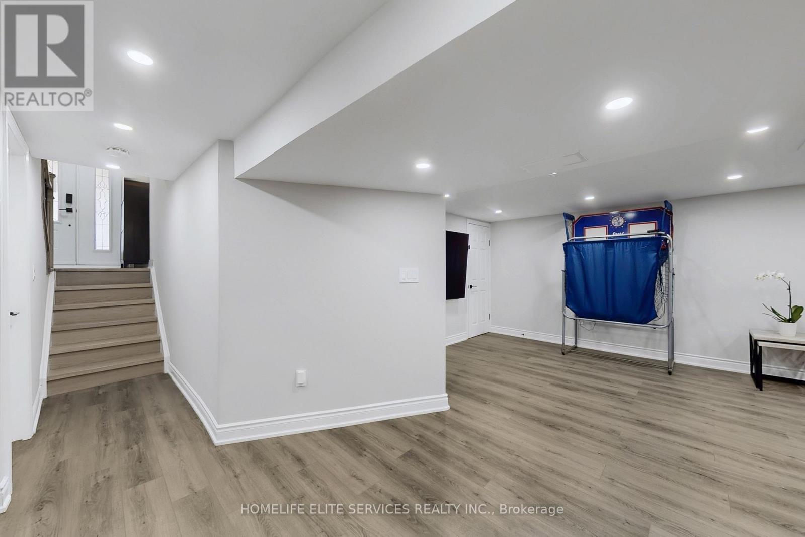 15 Glen Echo Court, Brampton, ON - Indoor