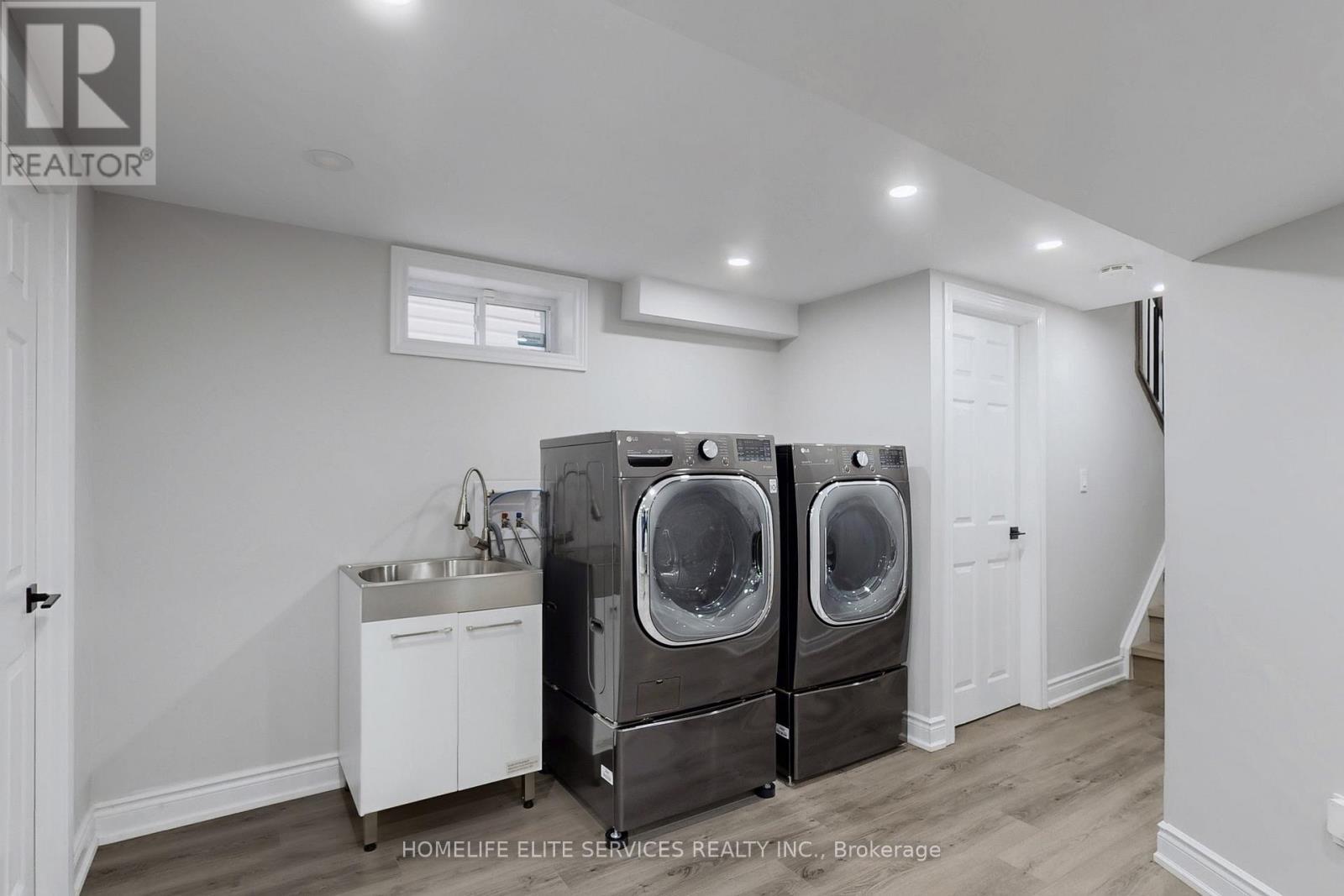 15 Glen Echo Court, Brampton, ON - Indoor Photo Showing Laundry Room