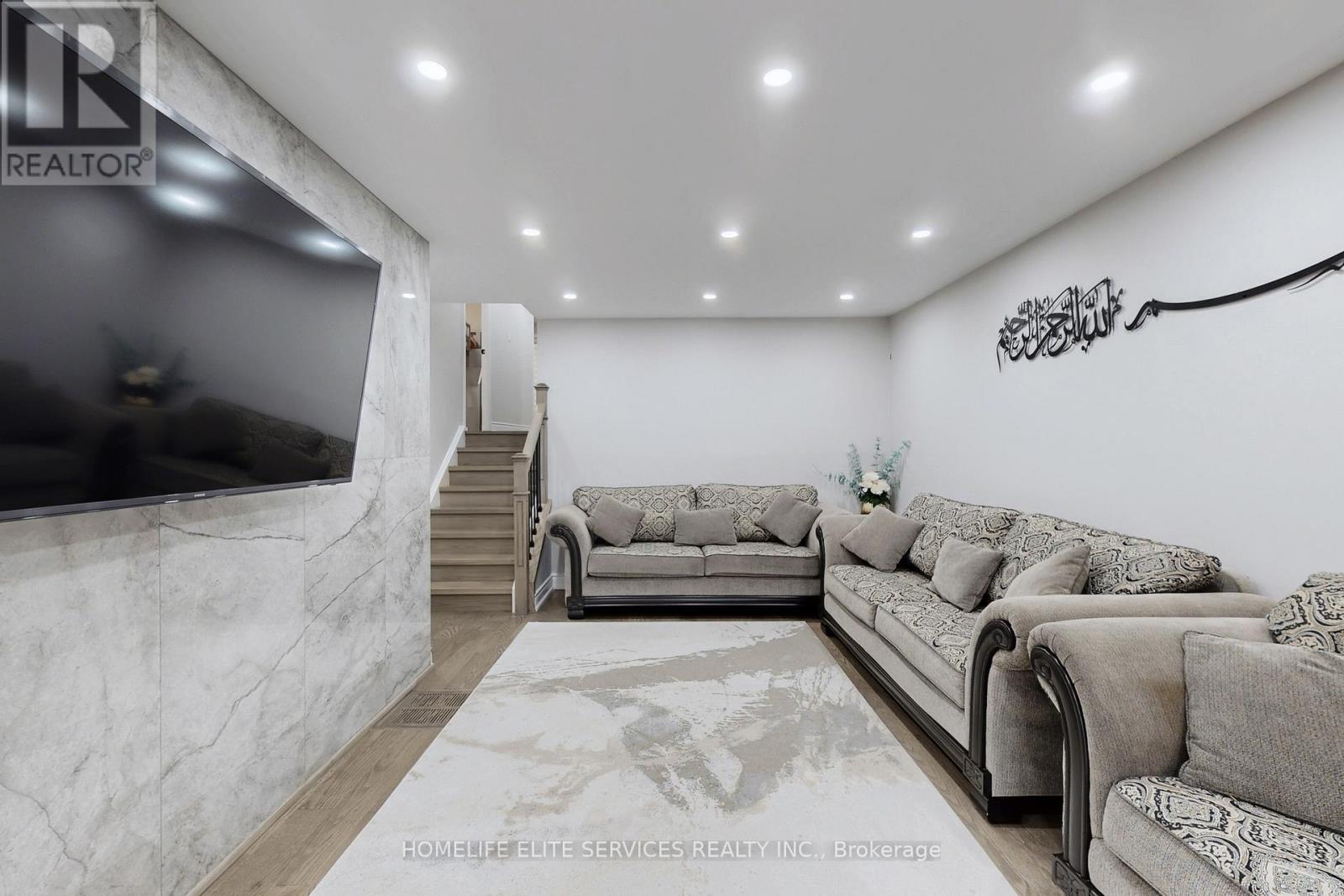 15 Glen Echo Court, Brampton, ON - Indoor