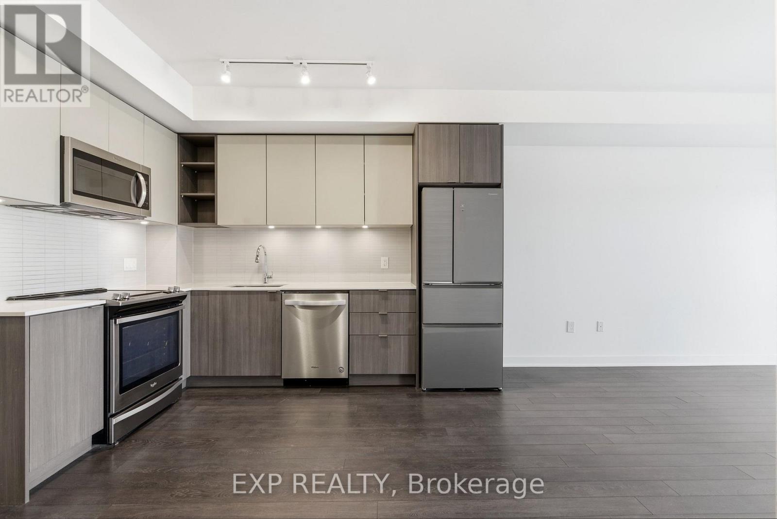 ORIGINAL - 730 - 100 Eagle Rock Way, Vaughan, ON - Indoor Photo Showing Kitchen With Upgraded Kitchen