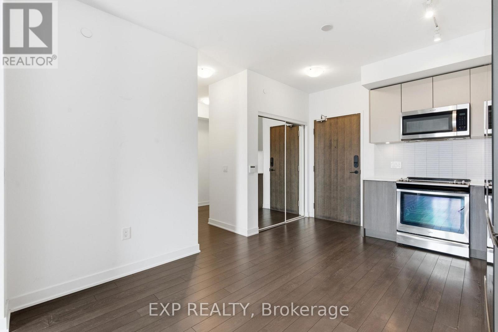 ORIGINAL - 730 - 100 Eagle Rock Way, Vaughan, ON - Indoor Photo Showing Kitchen
