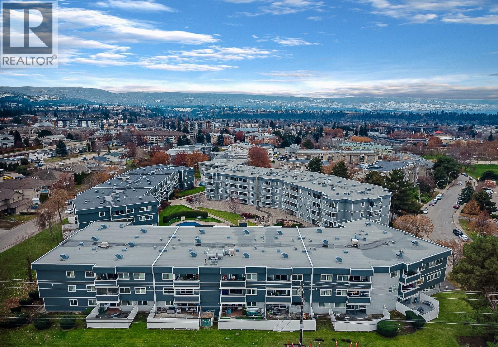 715 Leathead Road Unit# 142, Kelowna, BC - Outdoor With View