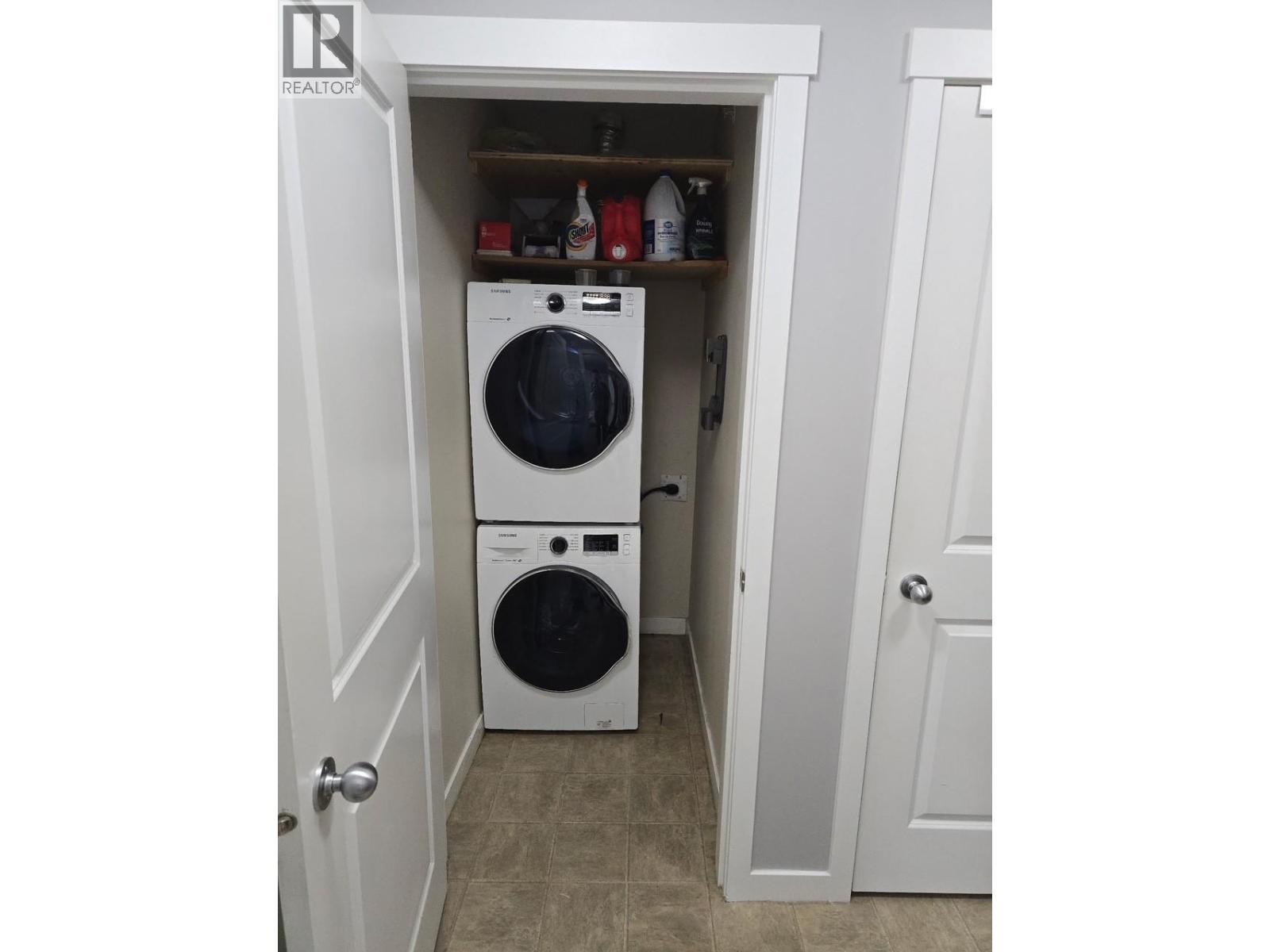 1479 Glenmore Road N Unit# 308, Kelowna, BC - Indoor Photo Showing Laundry Room