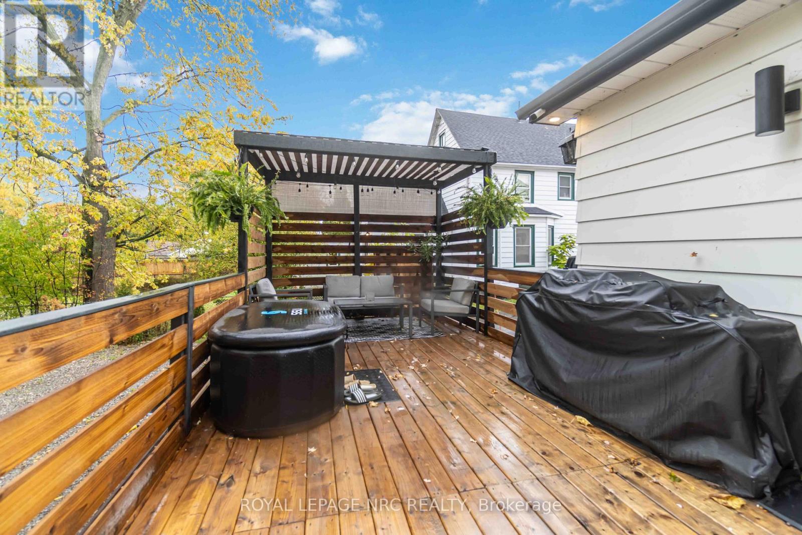 252 Emerick Avenue, Fort Erie (Central), ON - Outdoor With Deck Patio Veranda With Exterior