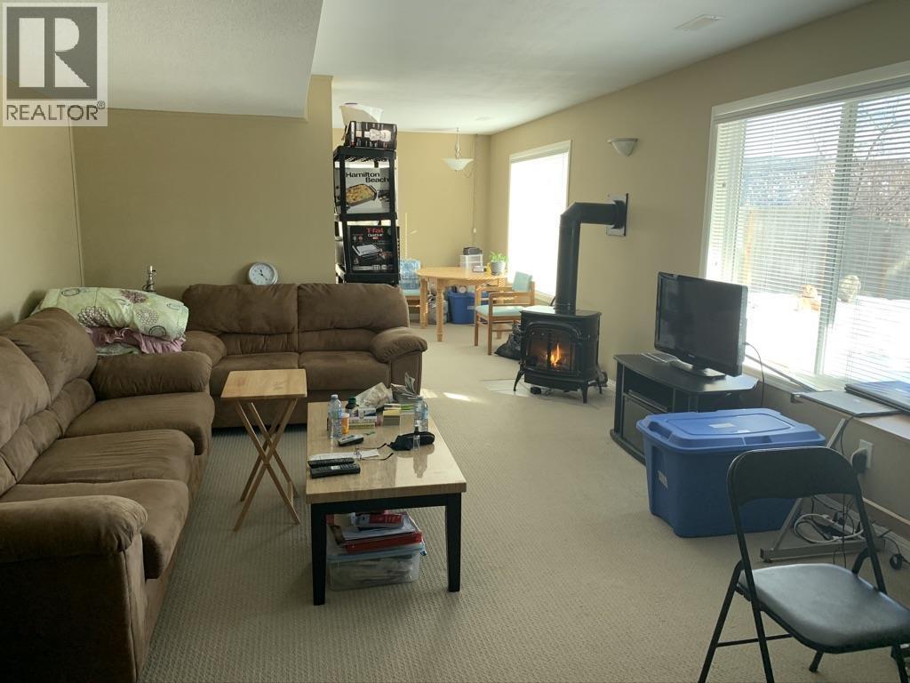344 Mandarino Place, Williams Lake, BC - Indoor Photo Showing Living Room