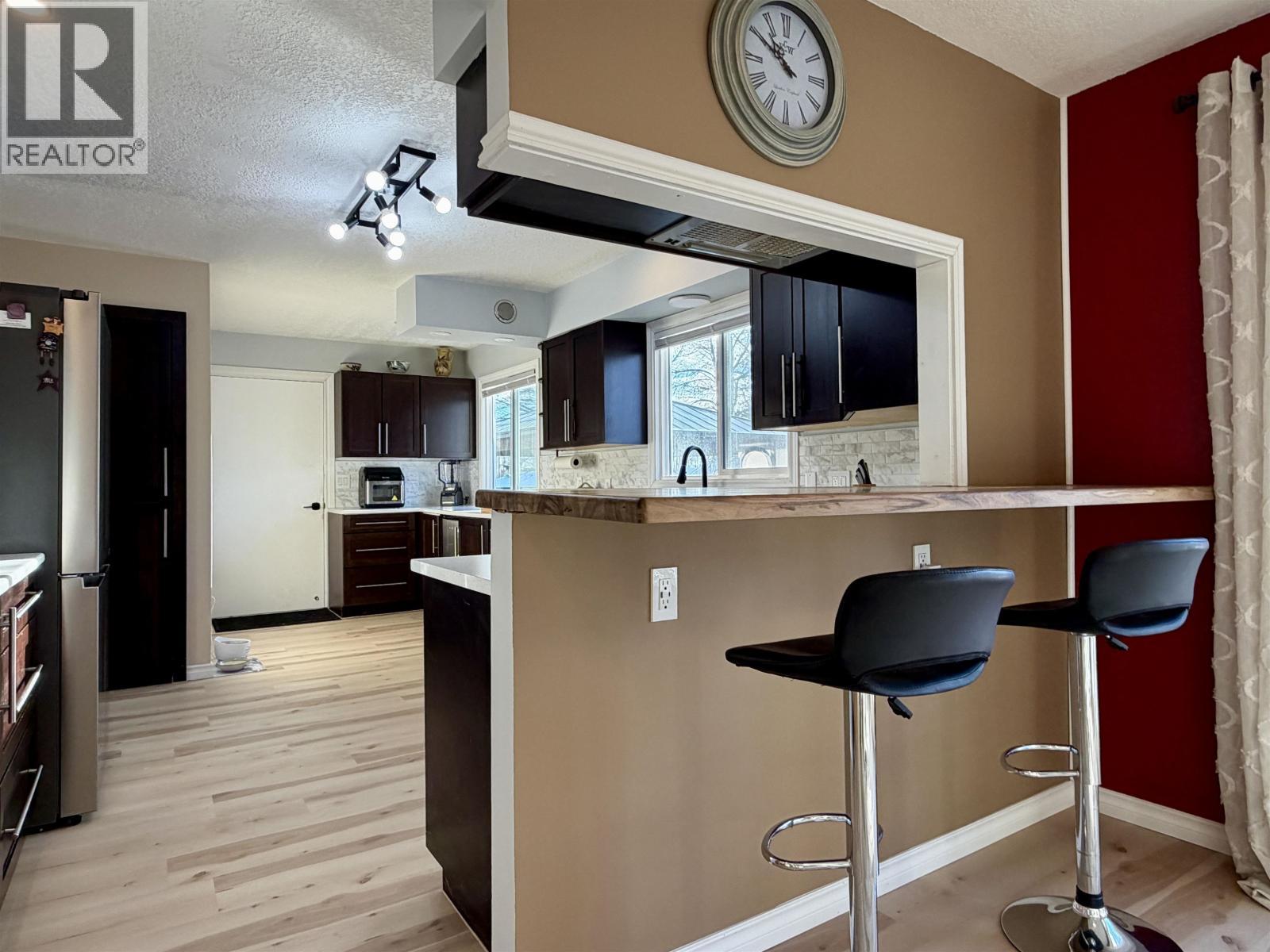 152 Vanderview Drive, Vanderhoof, BC - Indoor Photo Showing Kitchen