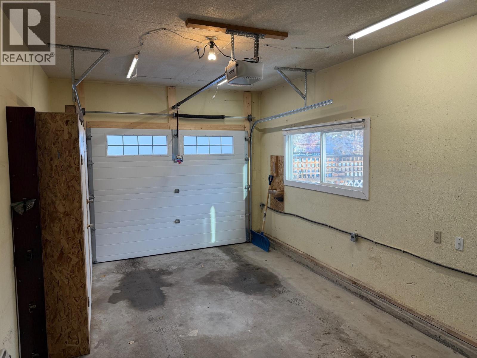 152 Vanderview Drive, Vanderhoof, BC - Indoor Photo Showing Garage