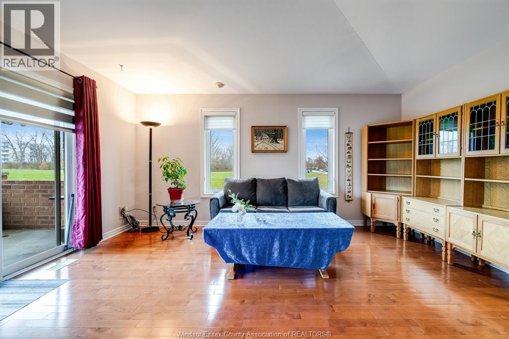 1368 Chateau Avenue, Windsor, ON - Indoor