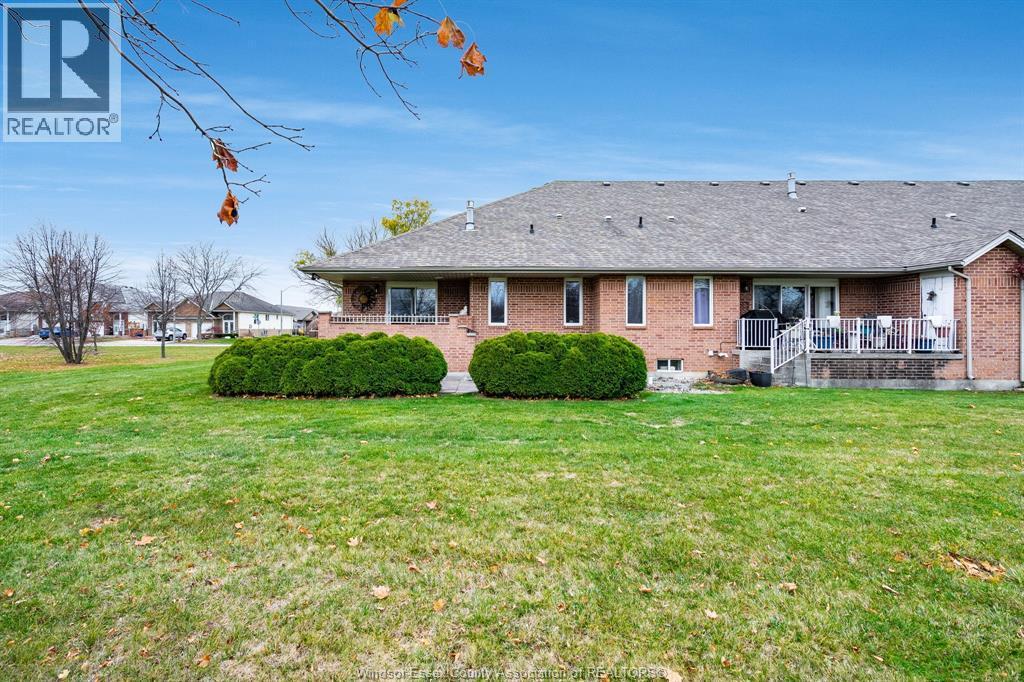 1368 Chateau Avenue, Windsor, ON - Outdoor With Deck Patio Veranda