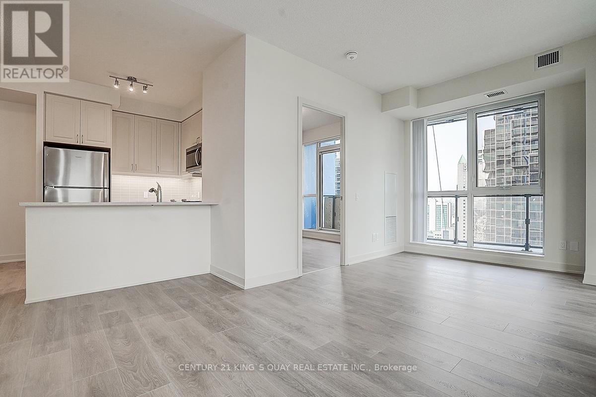 2019 - 4955 Yonge Street, Toronto, ON - Indoor Photo Showing Kitchen