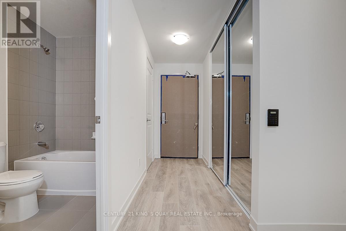 2019 - 4955 Yonge Street, Toronto, ON - Indoor Photo Showing Bathroom
