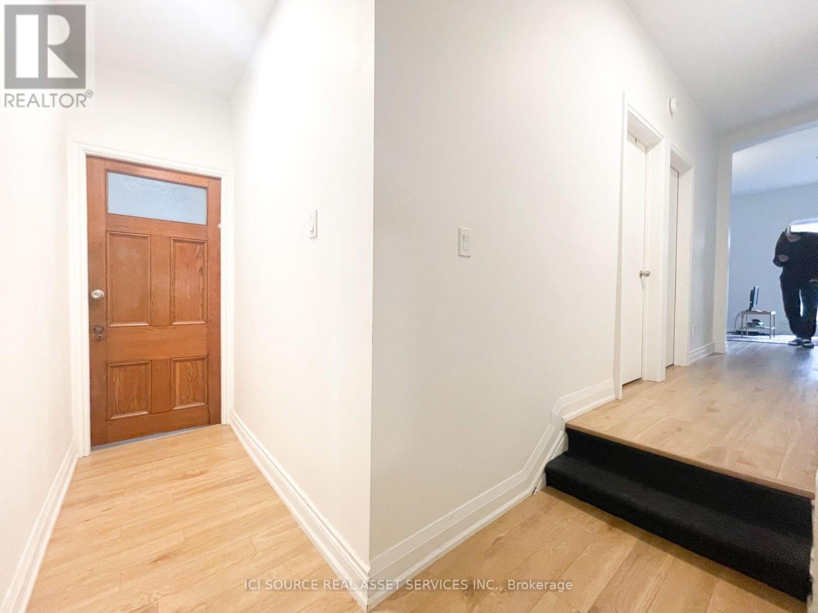 2 - 157 Huron Street, Toronto, ON - Indoor Photo Showing Other Room
