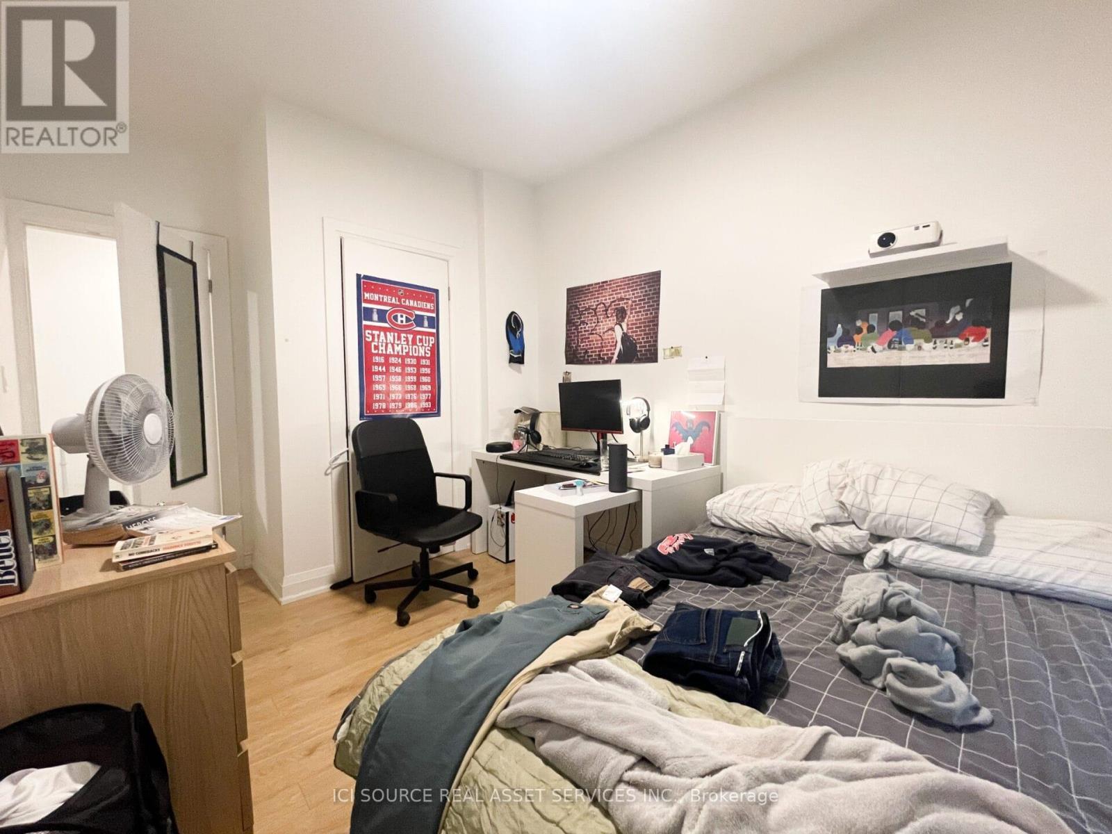 2 - 157 Huron Street, Toronto, ON - Indoor Photo Showing Bedroom