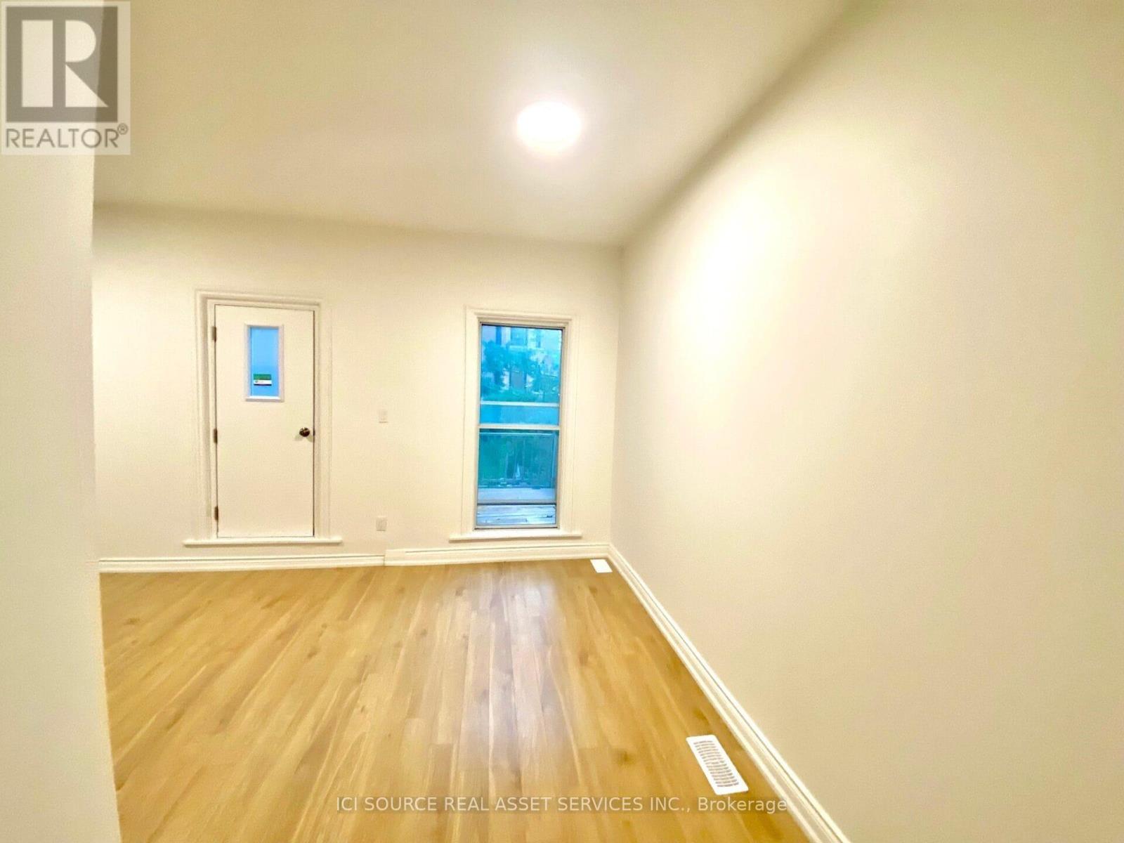 2 - 157 Huron Street, Toronto, ON - Indoor Photo Showing Other Room