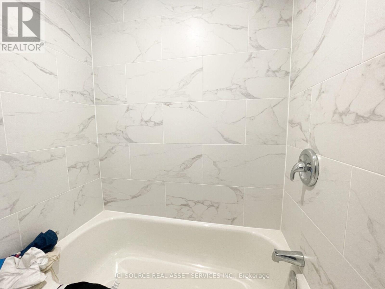 2 - 157 Huron Street, Toronto, ON - Indoor Photo Showing Bathroom