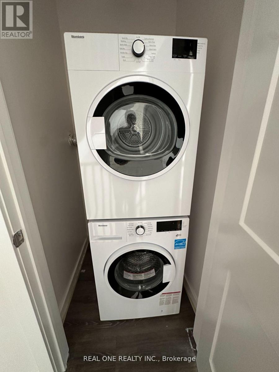 36 - 57 Finch Avenue W, Toronto, ON - Indoor Photo Showing Laundry Room