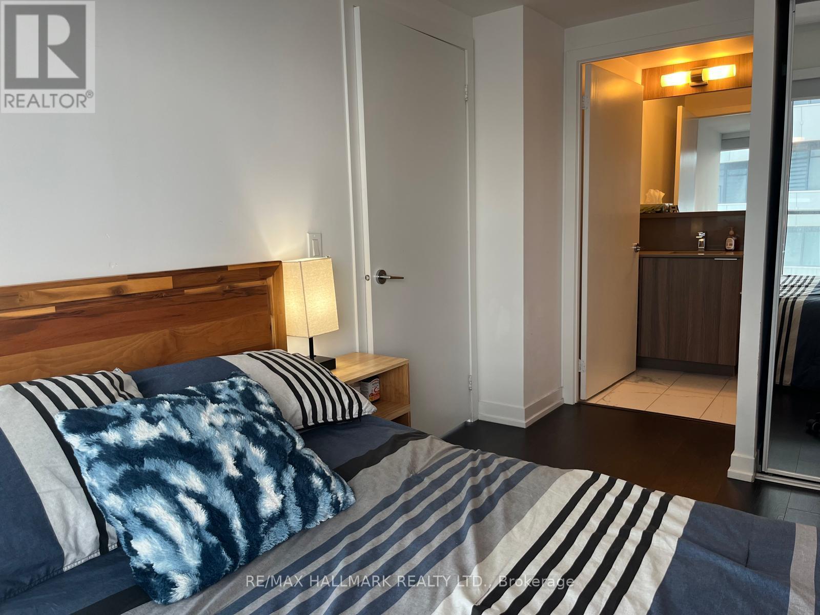 4003 - 85 Wood Street, Toronto, ON - Indoor Photo Showing Bedroom