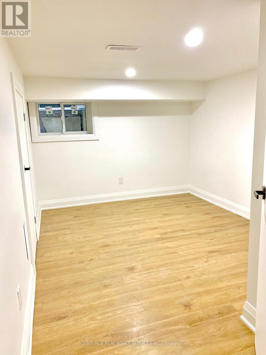 3 - 157 Huron Street, Toronto, ON - Indoor Photo Showing Other Room