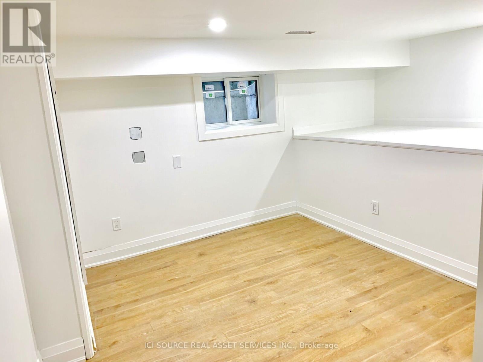 3 - 157 Huron Street, Toronto, ON - Indoor Photo Showing Other Room