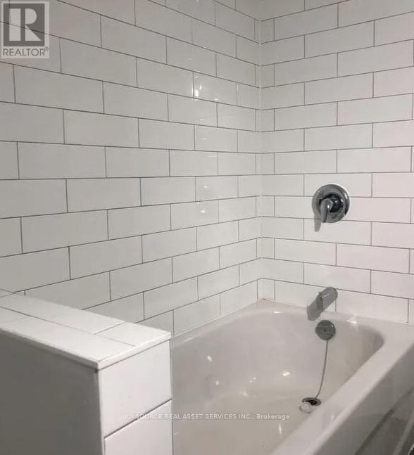 3 - 179 Markham Street, Toronto, ON - Indoor Photo Showing Bathroom