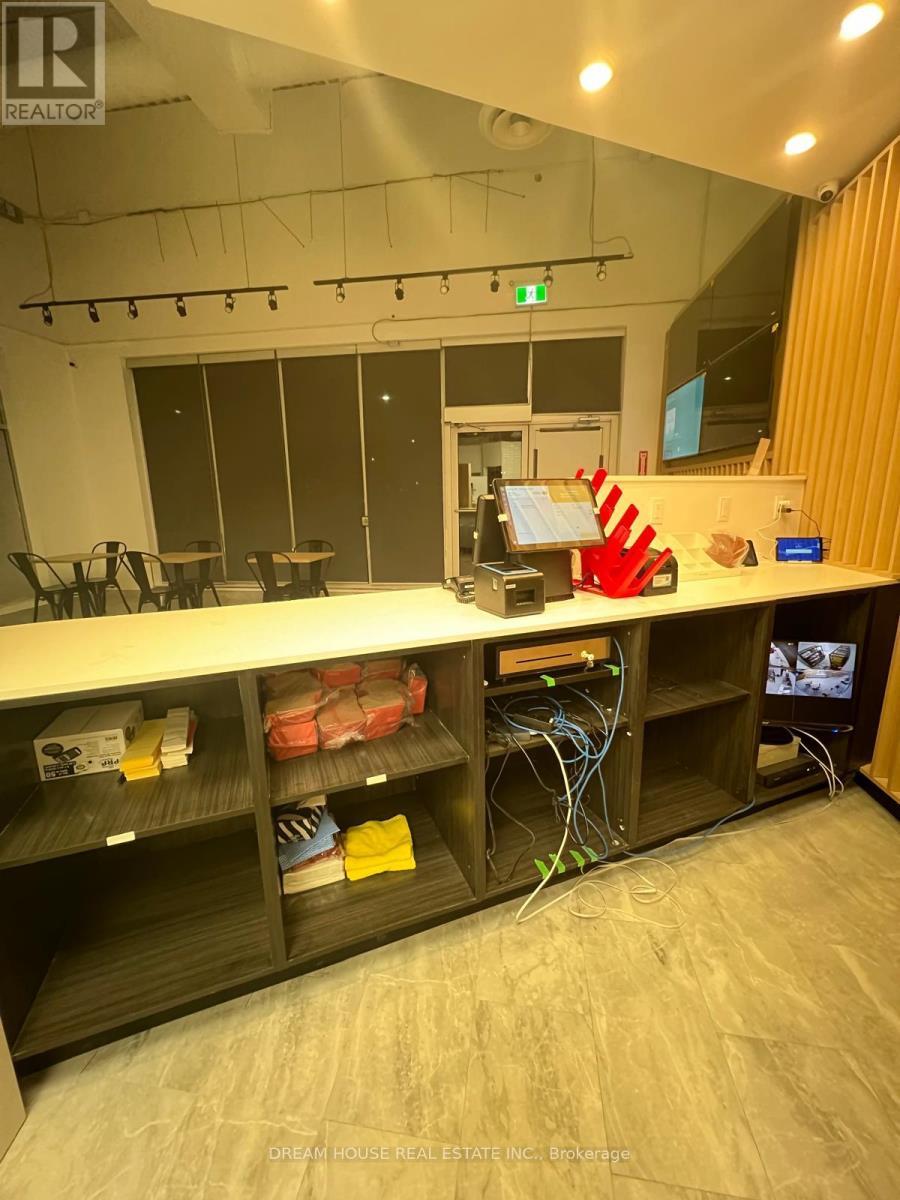 1 - 1 Market Lane, Wasaga Beach, ON