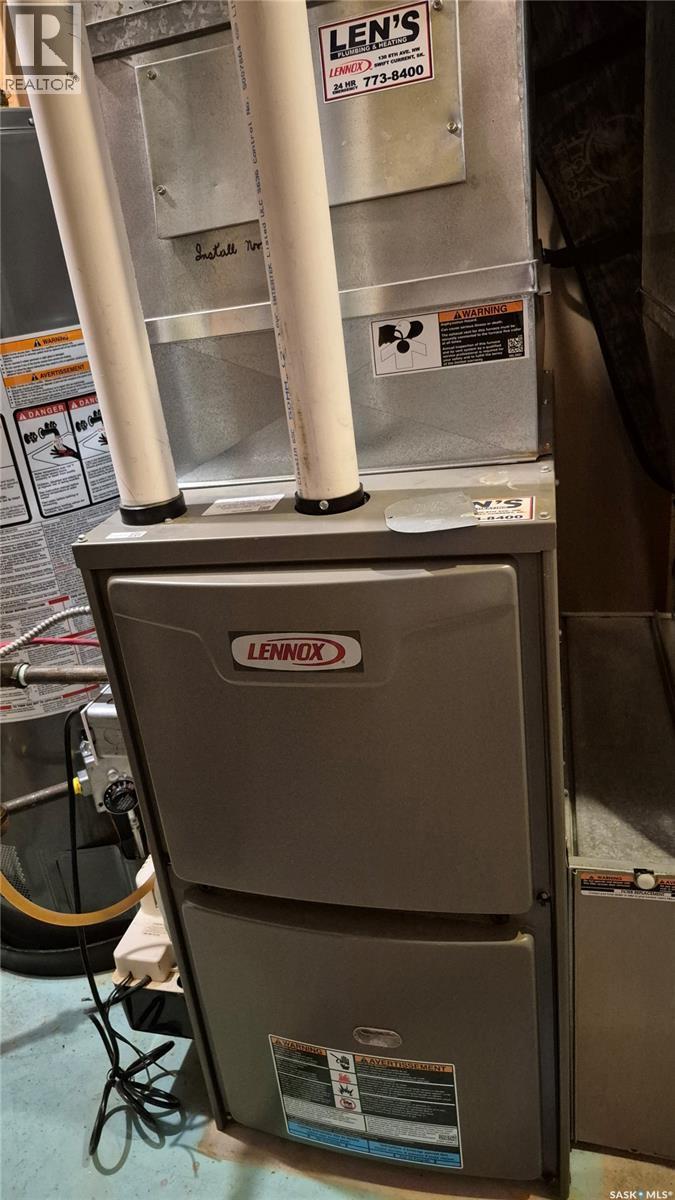 214 Clinton Place, Swift Current, SK - Indoor Photo Showing Basement