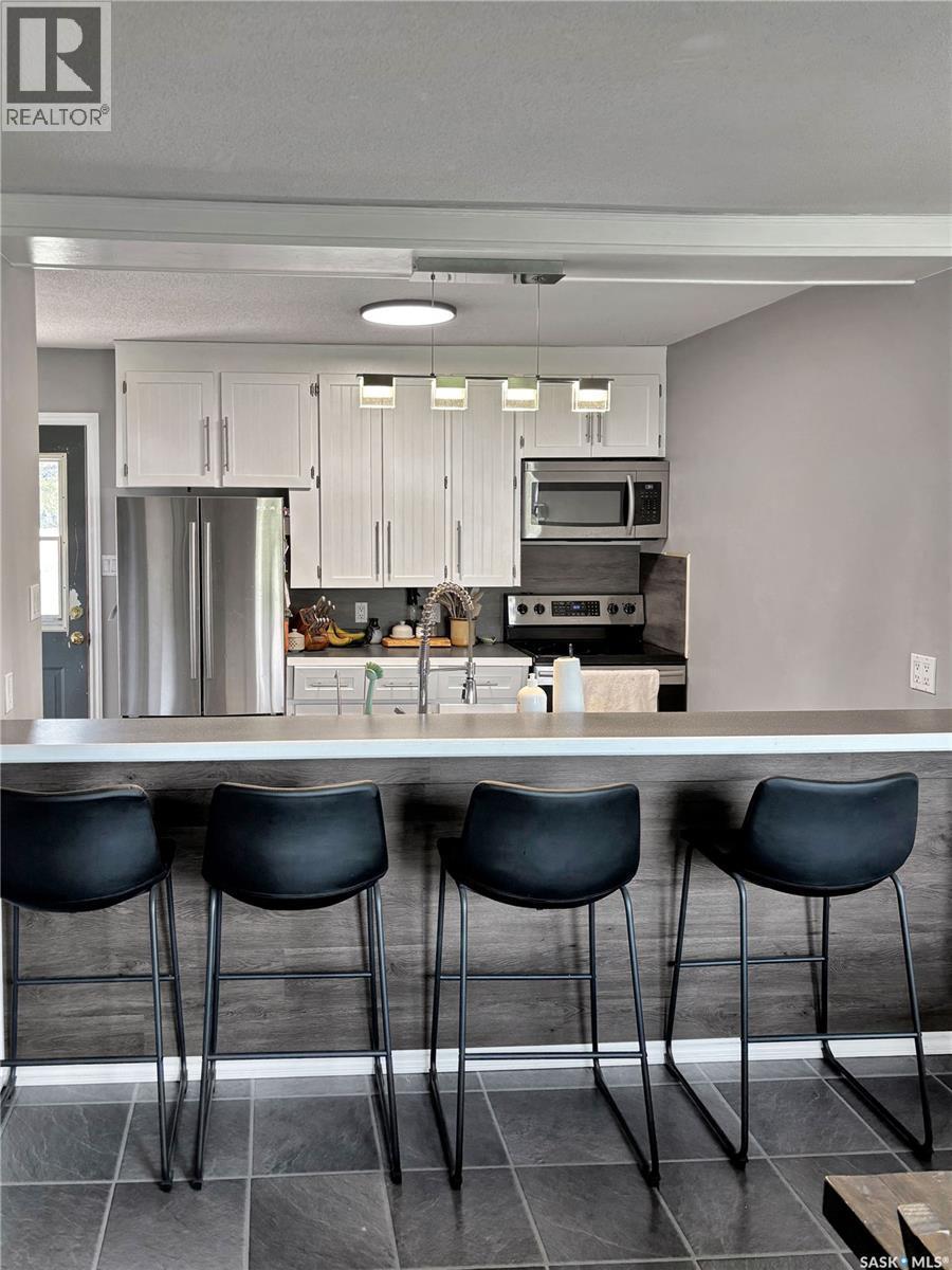 302 Persson Street, Stockholm, SK - Indoor Photo Showing Kitchen With Upgraded Kitchen