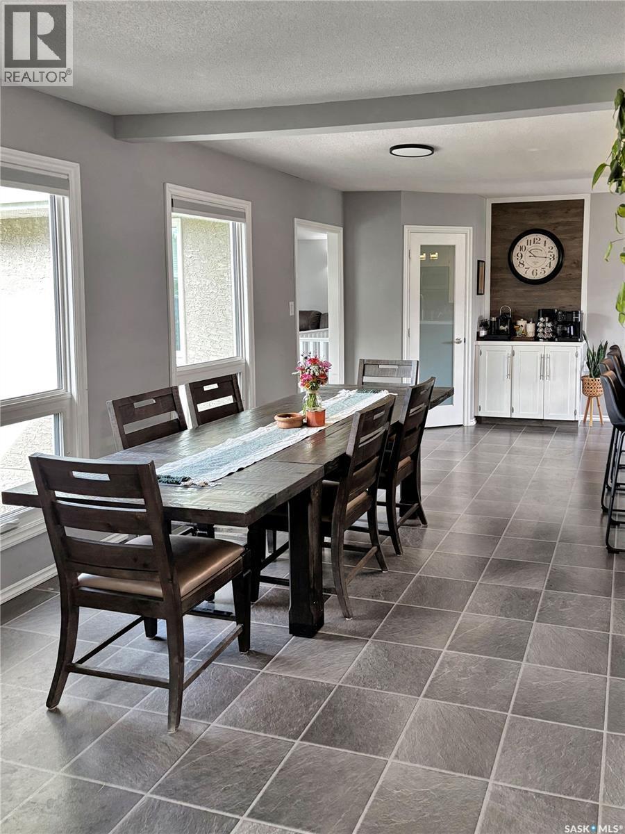 302 Persson Street, Stockholm, SK - Indoor Photo Showing Dining Room