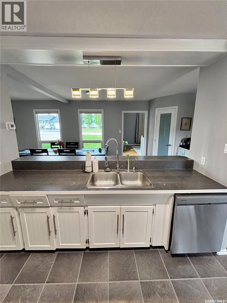 302 Persson Street, Stockholm, SK - Indoor Photo Showing Kitchen With Double Sink