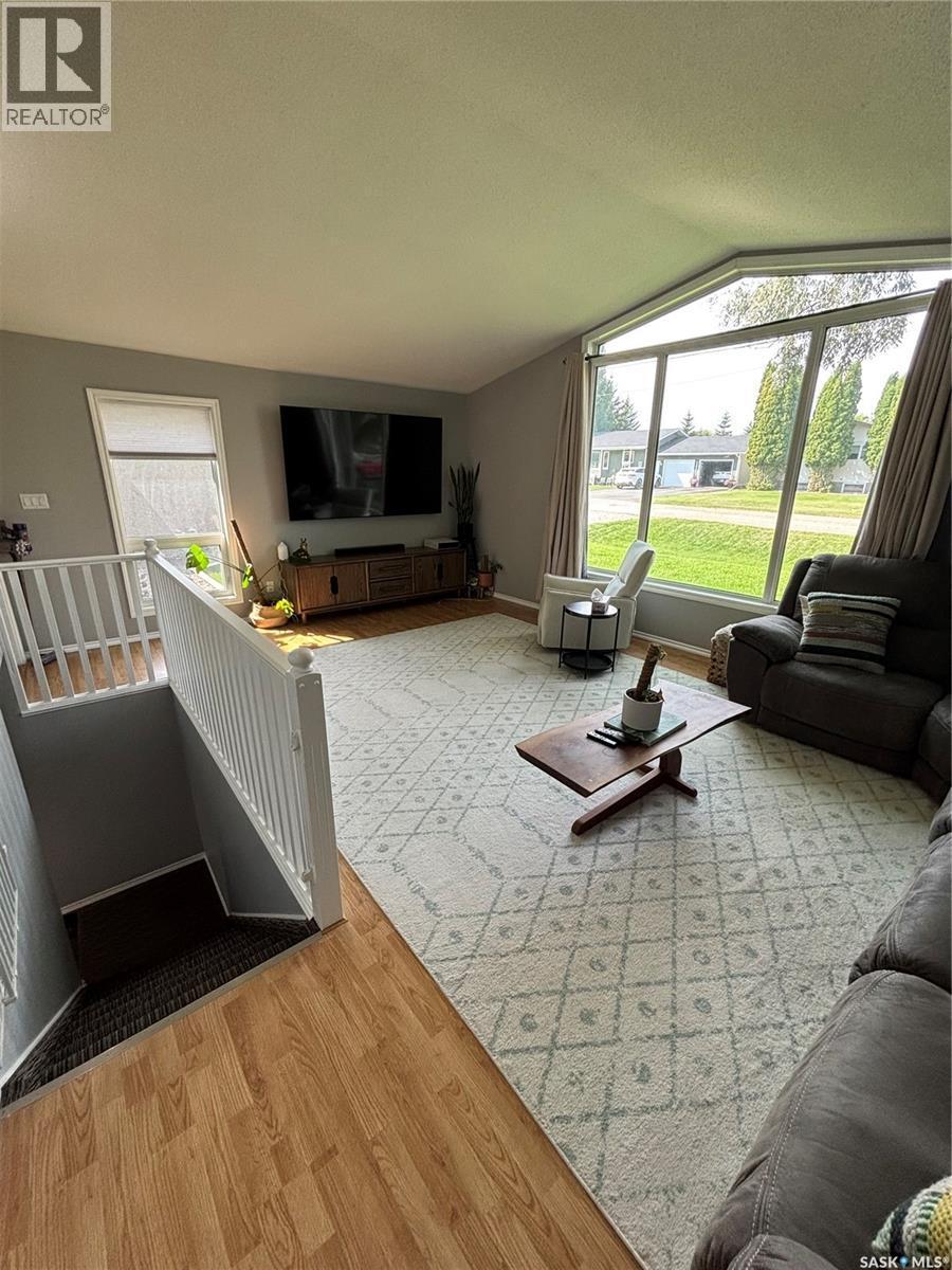 302 Persson Street, Stockholm, SK - Indoor Photo Showing Living Room