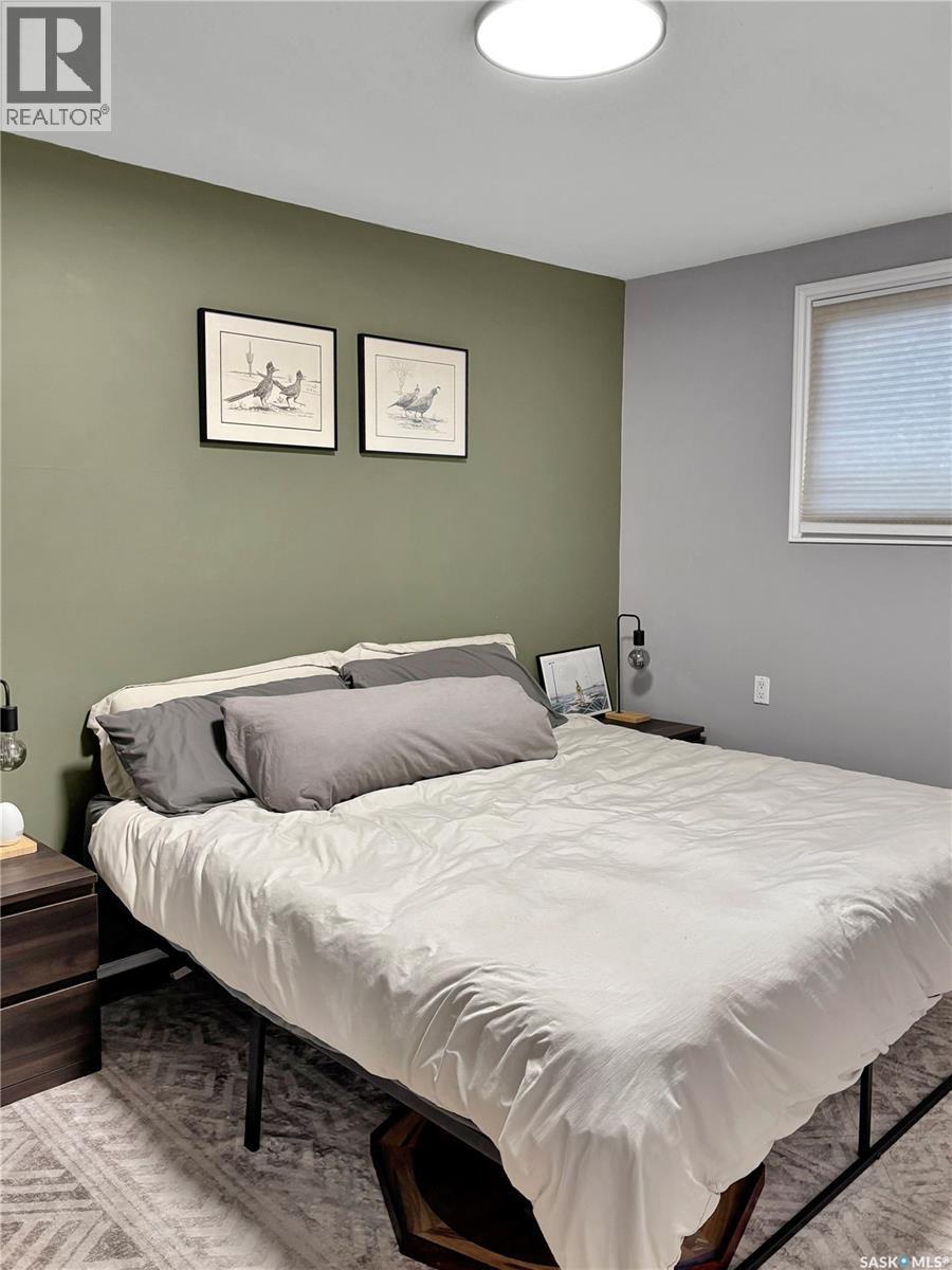 302 Persson Street, Stockholm, SK - Indoor Photo Showing Bedroom