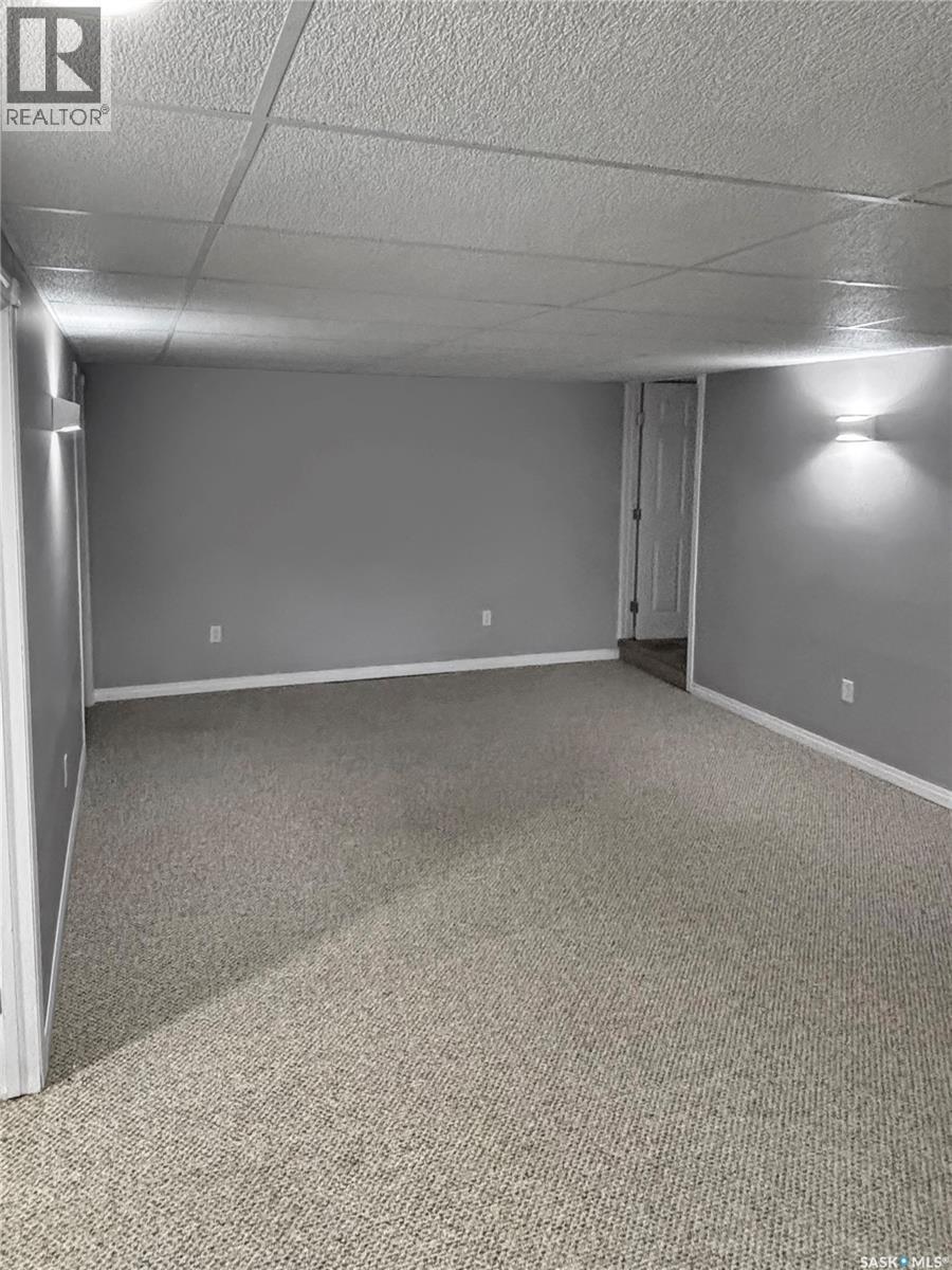 302 Persson Street, Stockholm, SK - Indoor Photo Showing Other Room