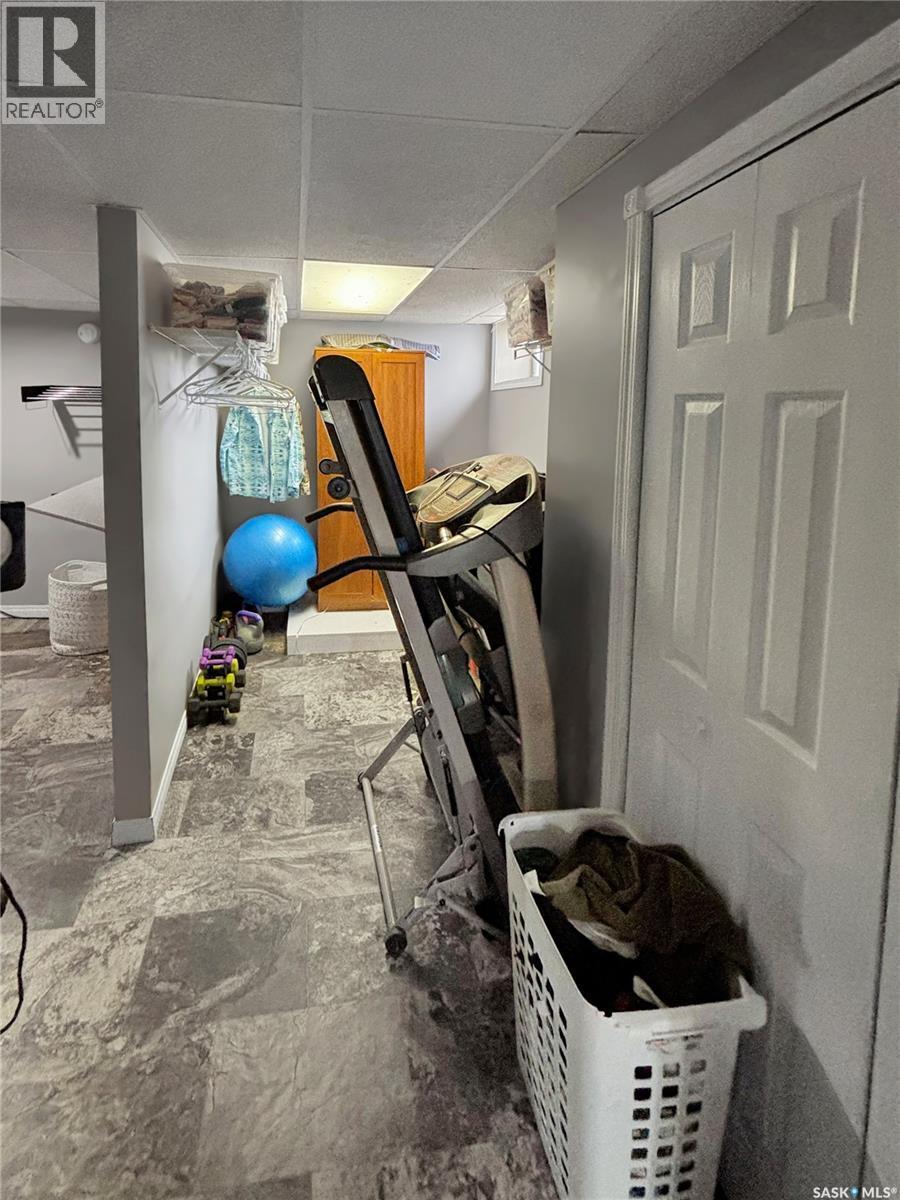 302 Persson Street, Stockholm, SK - Indoor