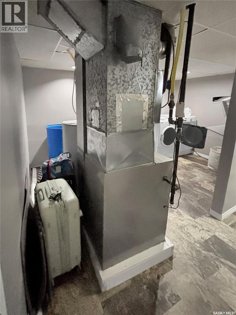 302 Persson Street, Stockholm, SK - Indoor