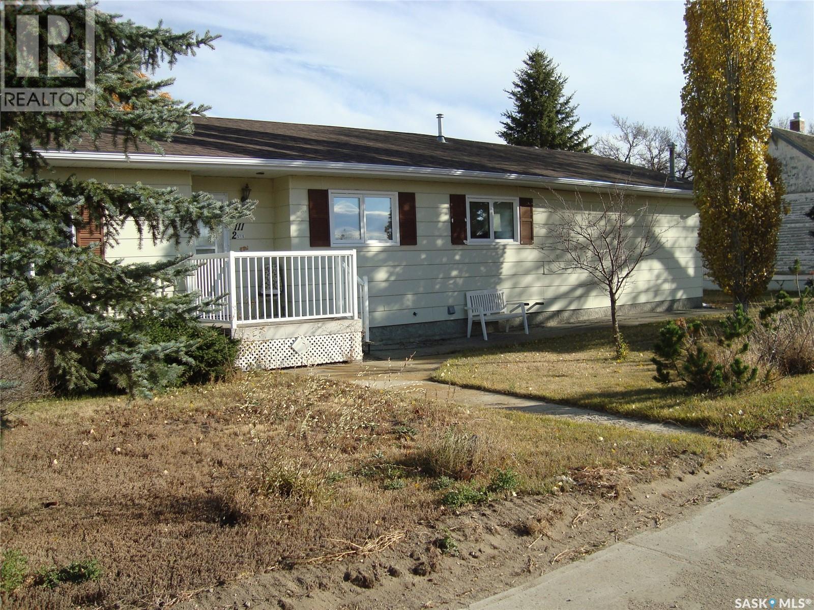 111 2Nd Street E, Kyle, SK - Outdoor With Deck Patio Veranda