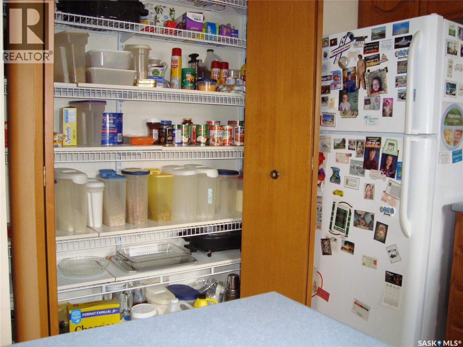 111 2Nd Street E, Kyle, SK - Indoor